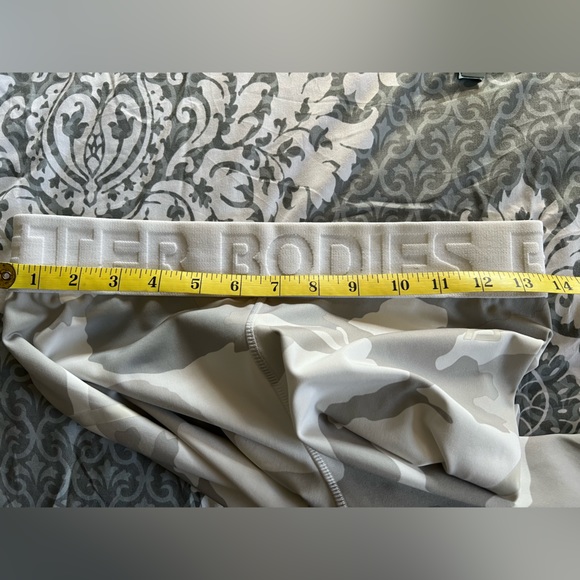 Better Bodies White Camo leggings size medium - Picture 11 of 12